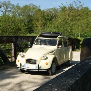 Voiture vanille champagne retro tour